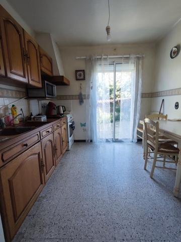 Chateauneuf-les-Martigues, villa T4 avec jardin et garage.