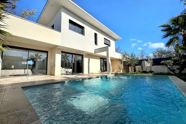 Entraigues-sur-la-Sorgue (84320) Maison Entraigues Sur La Sorgue 9 pièce(s) 200 m2