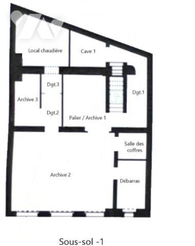 Hôtel particulier, usage commercial, R+3, 14 pièces, élevé sur sous-sol, 321 m² utiles env. Libre.