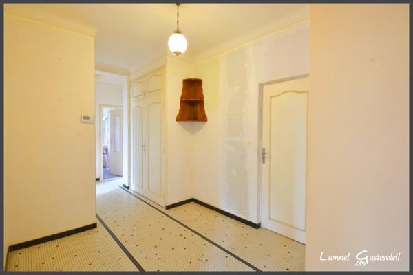 Maison à vendre 9 pièces d’environ 188 m² 7 chambres avec garage à Port-Sainte-Foy-et-Ponchapt (24)