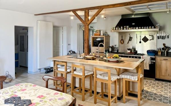 Maison à vendre    6 pièces •  Fleurance