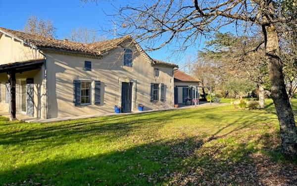 Maison à vendre    6 pièces •  Fleurance