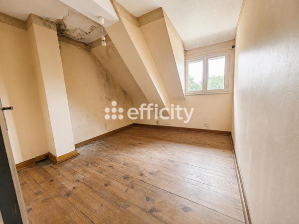Maison
         7 pièces
        - 135 m² 231 000 € *