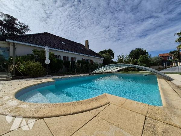 SAINT JULIEN DE CONCELLES Maison 6 chambres centre bourg