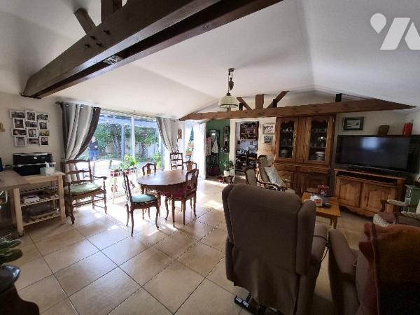 SAINT JULIEN DE CONCELLES Maison 6 chambres centre bourg