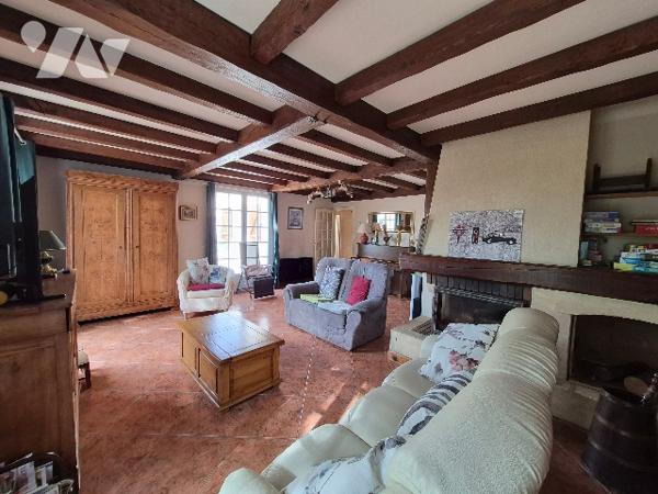 SAINT JULIEN DE CONCELLES Maison 6 chambres centre bourg