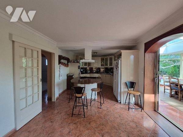 SAINT JULIEN DE CONCELLES Maison 6 chambres centre bourg
