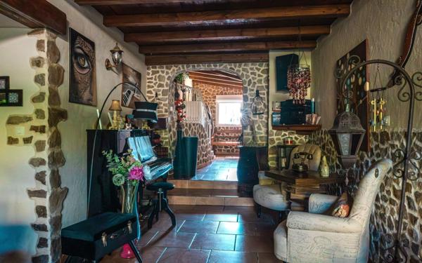 Maison à vendre    4 pièces • 172 m2 Farnay