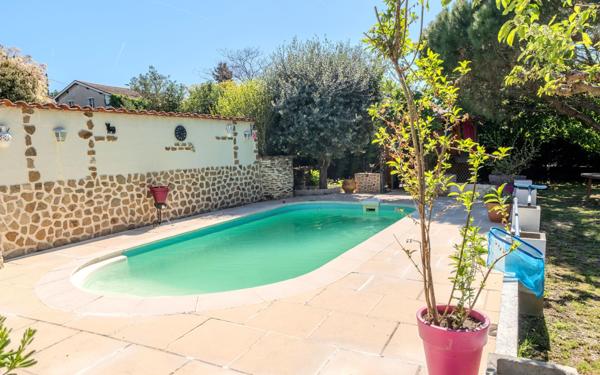 Maison à vendre    4 pièces • 172 m2 Farnay