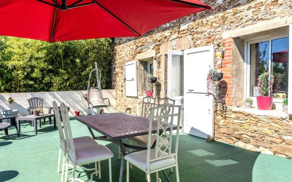 Maison à vendre    4 pièces • 172 m2 Farnay