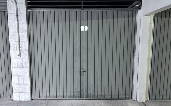 Stationnement à vendre    13 m2 Paris 14