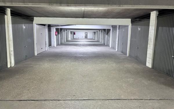 Stationnement à vendre    13 m2 Paris 14