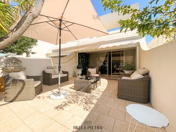 Marina d'angle en duplex de 119m²