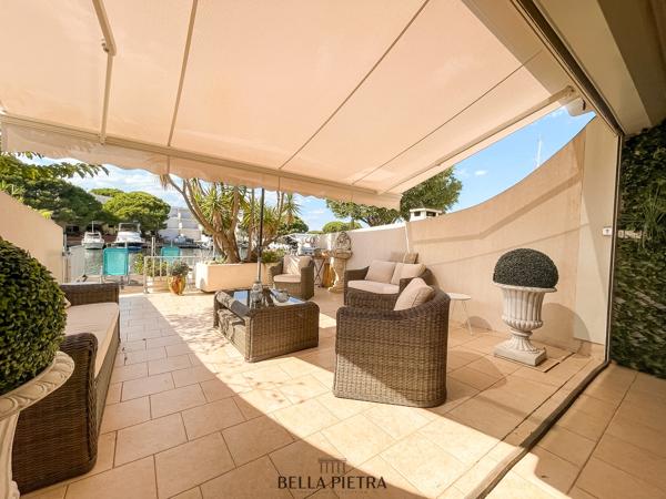 Marina d'angle en duplex de 119m²