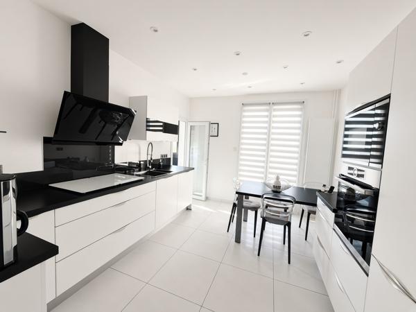 COURNON-D’AUVERGNE – T4 120 m² – RÉNOVÉ – GARAGE – 2 PARKINGS