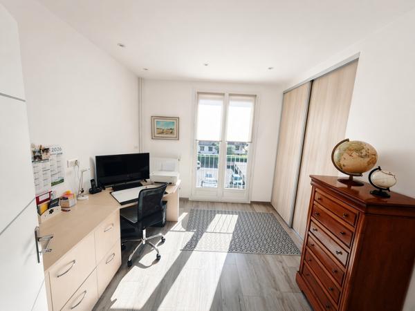 COURNON-D’AUVERGNE – T4 120 m² – RÉNOVÉ – GARAGE – 2 PARKINGS