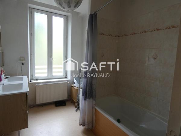 Maison de 120m² avec appartement de 53m² et petite grange.