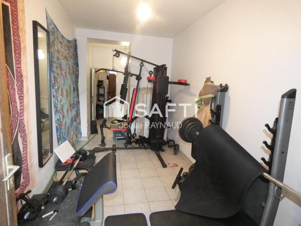 Maison de 120m² avec appartement de 53m² et petite grange.