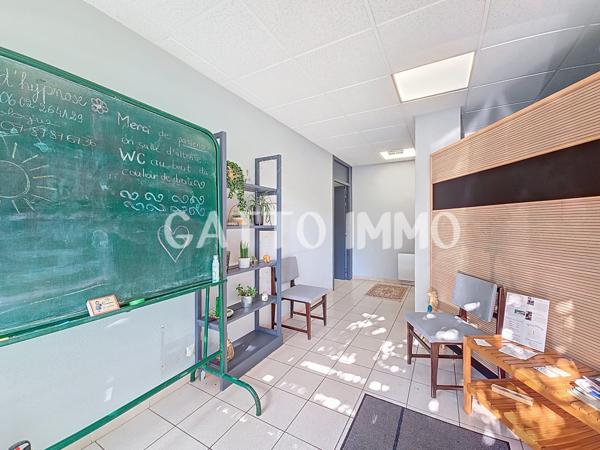 Hagondange (57300) SOUS COMPROMIS // Local commercial // 100m² // 1 accueil // 5 bureaux // 2 WC // Hagondange