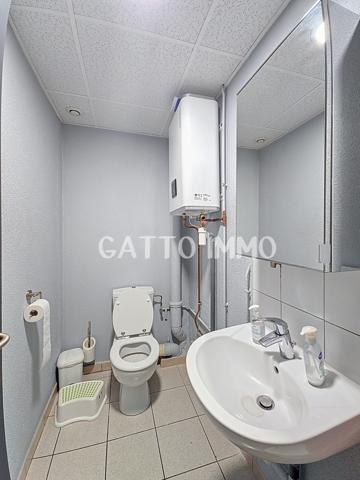 Hagondange (57300) SOUS COMPROMIS // Local commercial // 100m² // 1 accueil // 5 bureaux // 2 WC // Hagondange