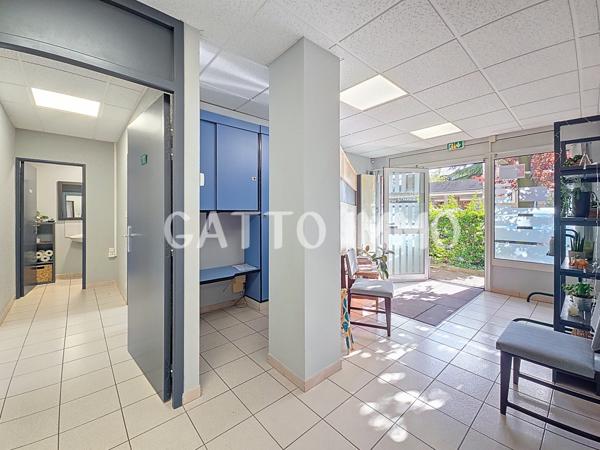 Hagondange (57300) SOUS COMPROMIS // Local commercial // 100m² // 1 accueil // 5 bureaux // 2 WC // Hagondange