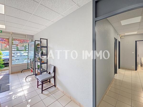 Hagondange (57300) SOUS COMPROMIS // Local commercial // 100m² // 1 accueil // 5 bureaux // 2 WC // Hagondange