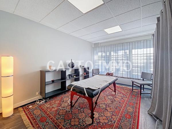 Hagondange (57300) SOUS COMPROMIS // Local commercial // 100m² // 1 accueil // 5 bureaux // 2 WC // Hagondange