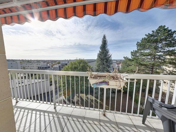 Appartement Bry Sur Marne 3 pièce(s) 63.02 m2 parking et cave
