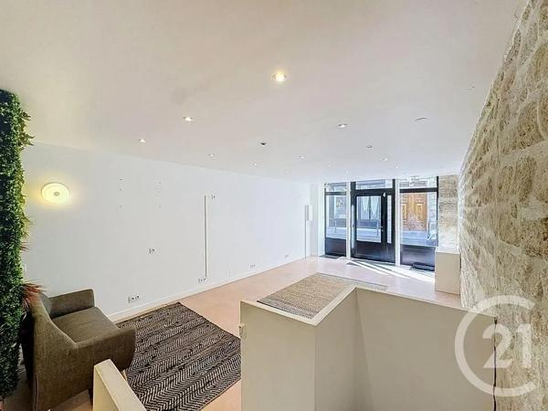 à vendre  64,78 m 2   PARIS  - 75009