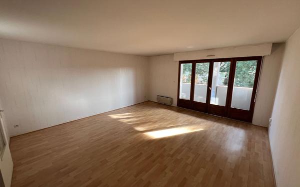 Appartement à vendre    3 pièces • 77 m2 Muret