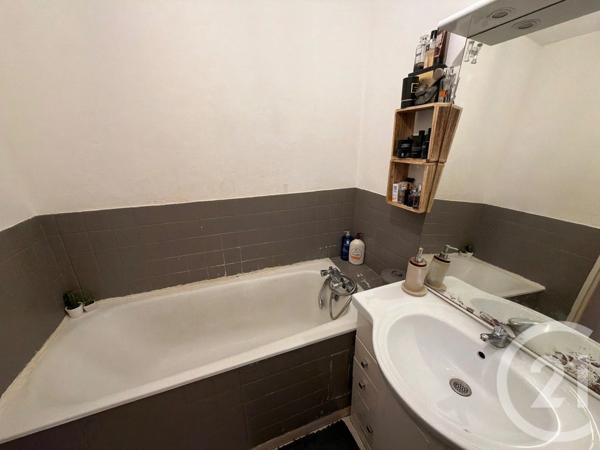 Appartement F2 à vendre  2 pièces - 48,57 m 2   LES MUREAUX  - 78