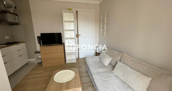 Location Studio 14.8 m² - Paris 75015