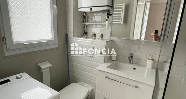 Location Studio 14.8 m² - Paris 75015