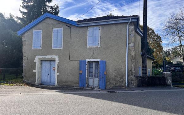 Maison à vendre    2 pièces •  Carresse-Cassaber