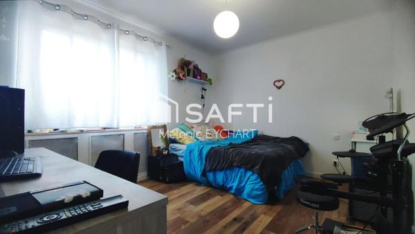 Trois-Palis (16730) – Maison familiale de 195 m² avec sous-sol complet et garages