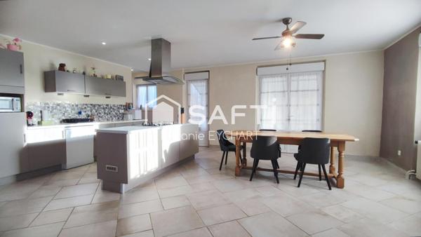 Trois-Palis (16730) – Maison familiale de 195 m² avec sous-sol complet et garages