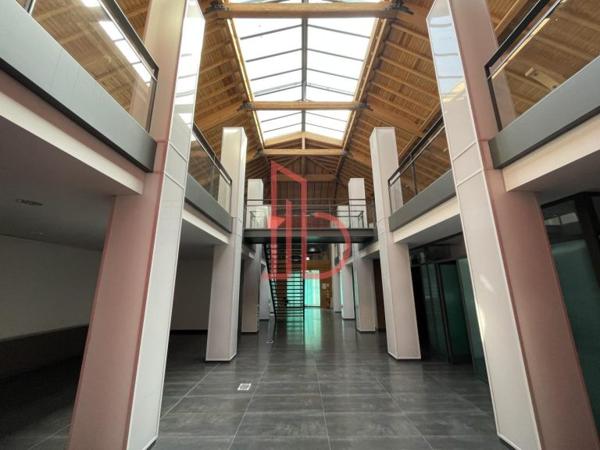Bureau de 677 m² à louer à Bordeaux Chartrons
