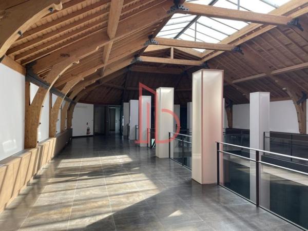 Bureau de 677 m² à louer à Bordeaux Chartrons
