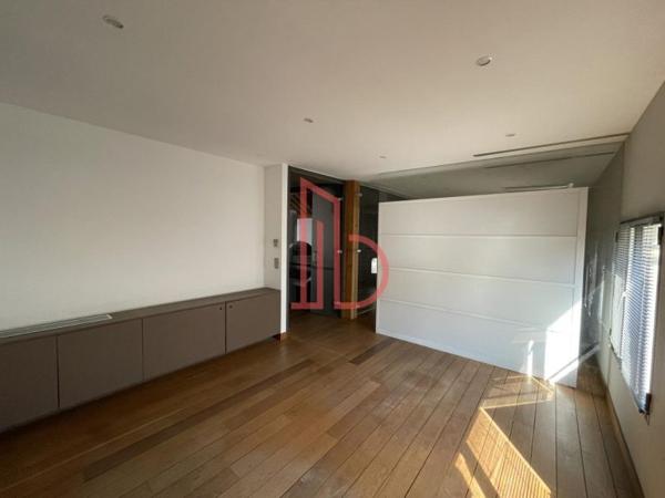 Bureau de 677 m² à louer à Bordeaux Chartrons
