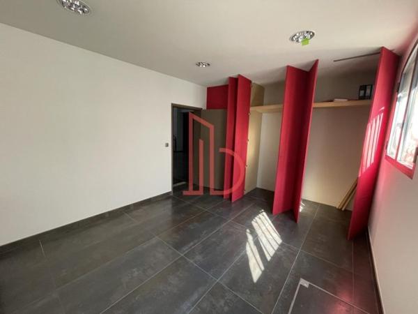 Bureau de 677 m² à louer à Bordeaux Chartrons