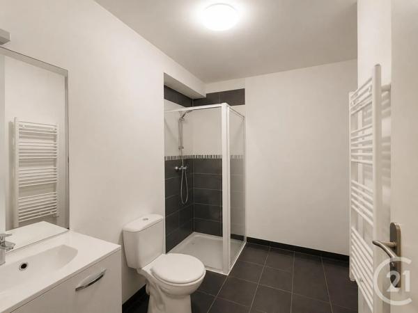 Appartement F1 à vendre  1 pièce - 30,27 m 2   LA CHAPELLE ST MESMIN  - 45