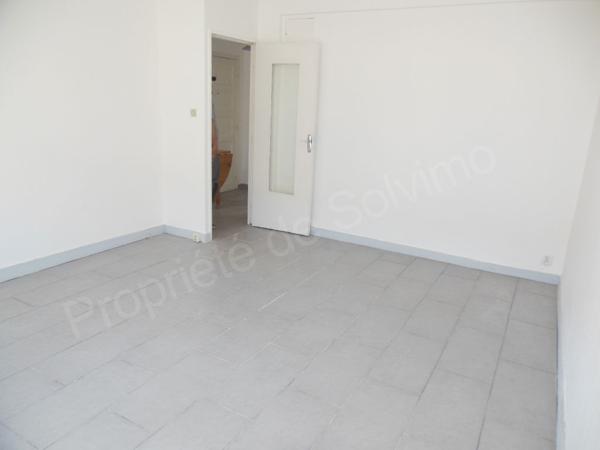 Toulouse Métro Saint agne 31400 appartement T2 -de 43.04 m2 cuisiné séparée équipée, grande cave .Local vélo. Cour intérieure commune