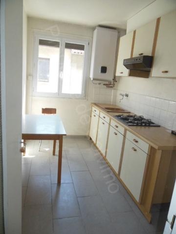 Toulouse Métro Saint agne 31400 appartement T2 -de 43.04 m2 cuisiné séparée équipée, grande cave .Local vélo. Cour intérieure commune