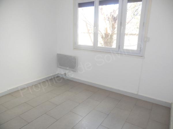 Toulouse Métro Saint agne 31400 appartement T2 -de 43.04 m2 cuisiné séparée équipée, grande cave .Local vélo. Cour intérieure commune