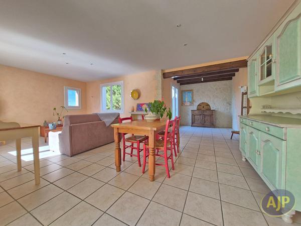Maison à vendre Challans - 5 pièces, 120m² avec 3 chambre(s) à 279 900€ - AJP Immobilier Challans