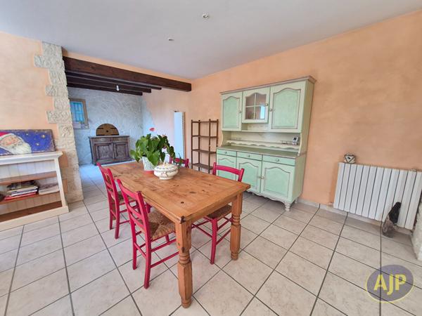Maison à vendre Challans - 5 pièces, 120m² avec 3 chambre(s) à 279 900€ - AJP Immobilier Challans
