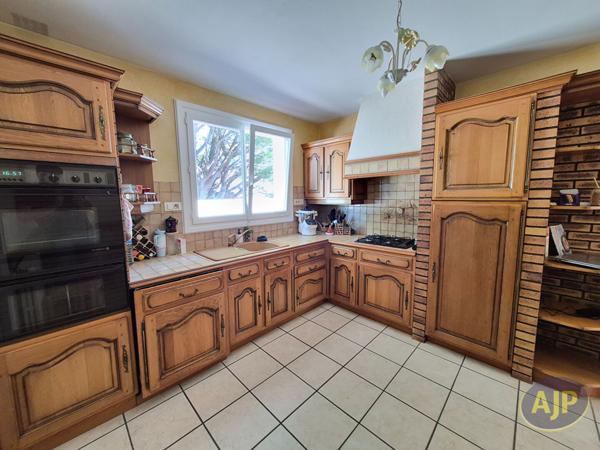 Maison à vendre Challans - 5 pièces, 120m² avec 3 chambre(s) à 279 900€ - AJP Immobilier Challans
