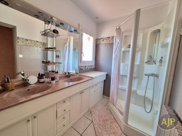 Maison à vendre Challans - 5 pièces, 120m² avec 3 chambre(s) à 279 900€ - AJP Immobilier Challans