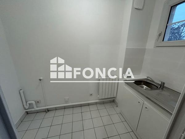 Location Studio 20.46 m² - 20 GRANDE RUE Montluel 01120