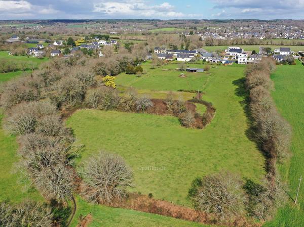 Magnifique longère aux belles prestations située dans un secteur privilégié de Saint Avé et aux portes de Vannes